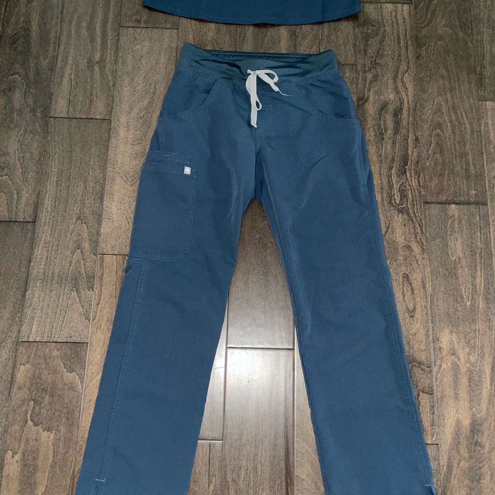 XXS Catarina top XXSP kade bottoms Figs Caribbean Blue